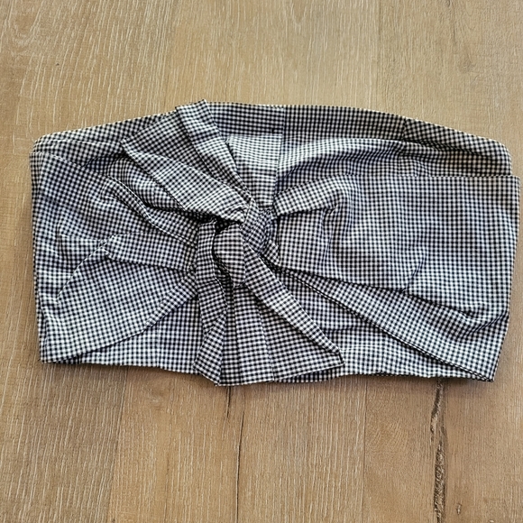 Socialite Black & White Gingerham Crop Top Size Medium - Picture 1 of 7